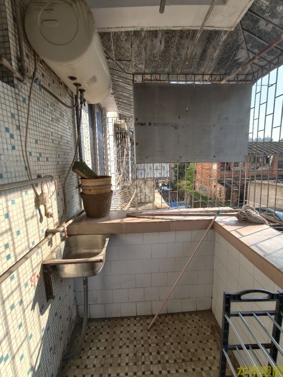 糖厂路口步梯靓楼层三房两厅售