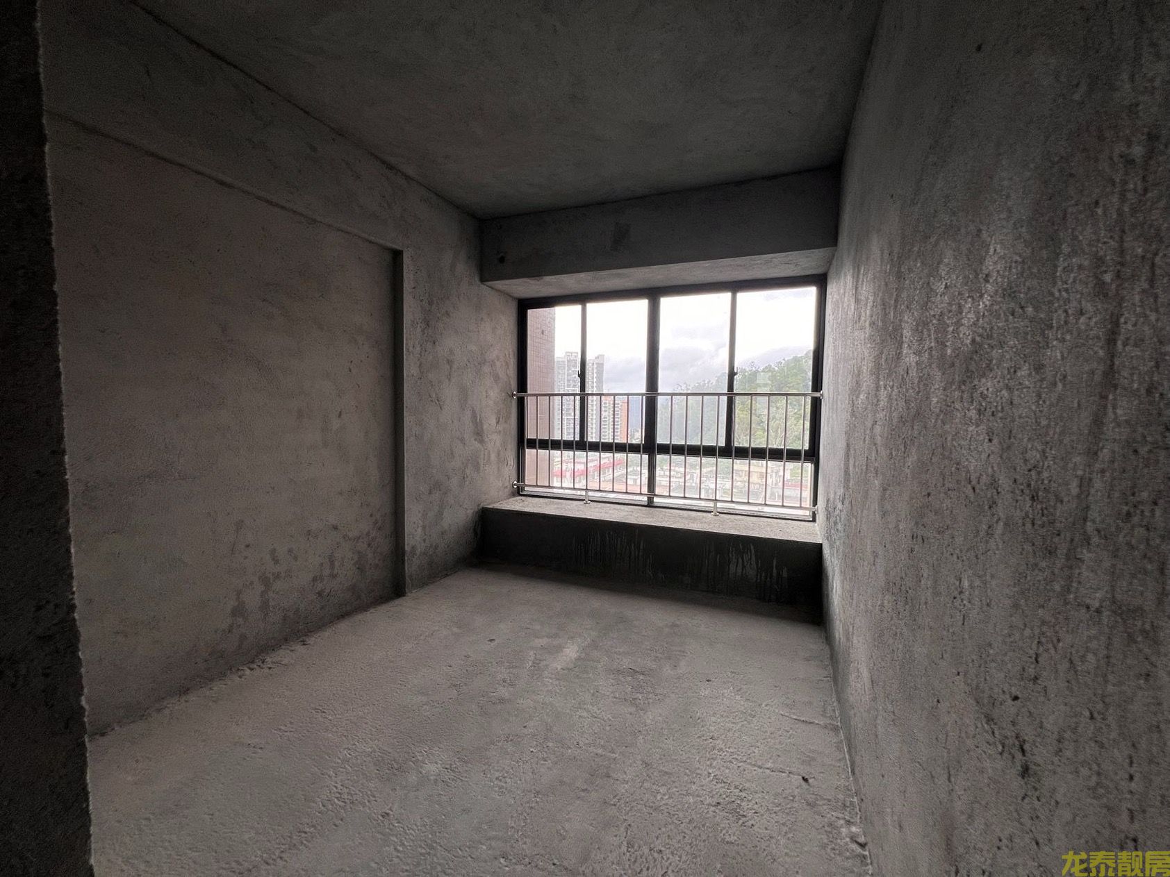 江口城芯  龙山明珠靓楼层138平4房 